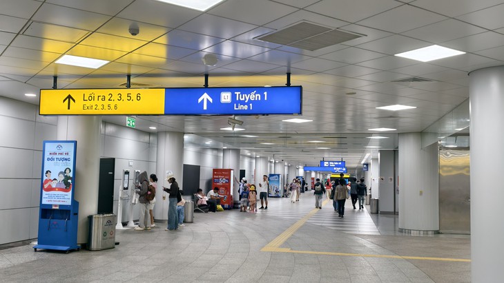 Bí kíp 'giải mã' 6 cửa ra ga Bến Thành cho du khách khi đi metro số 1 - Ảnh 1.