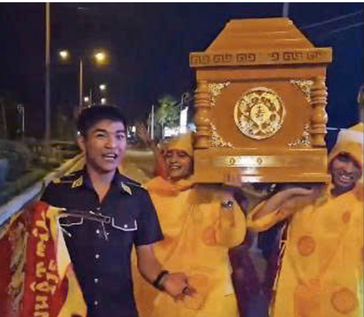 Cần Thơ khởi tố thêm 7 người trong vụ khiêng quan tài diễu phố gây rối trật tự - Ảnh 2.