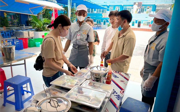 Quảng Ninh yêu cầu chấm dứt tự lập ‘quỹ’ để dẹp lạm thu ở trường học - Ảnh 2.