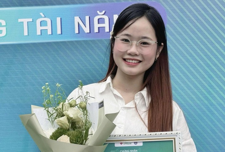 Chinh phục 44 điểm A, cô gái Thái Nguyên giành thủ khoa điểm tuyệt đối 4.0 - Ảnh 1.