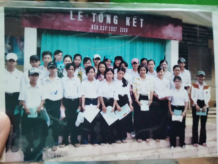 Ngôi trường đi qua cơn bão - Ảnh 1.