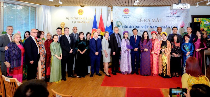 Thành lập Hội Áo dài Việt Nam tại Phần Lan, gìn giữ truyền thống cho thế hệ trẻ - Ảnh 2.