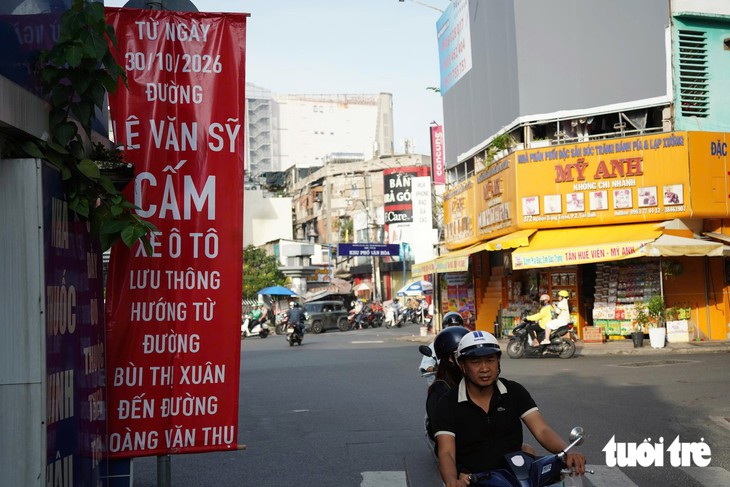 Sáng đầu tiên điều chỉnh giao thông quanh sân bay Tân Sơn Nhất, tình hình ổn định, thông thoáng - Ảnh 3.