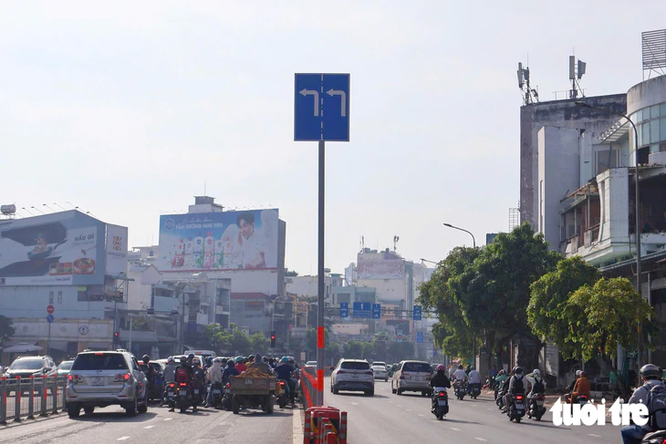 Sáng đầu tiên điều chỉnh giao thông quanh sân bay Tân Sơn Nhất, tình hình ổn định, thông thoáng - Ảnh 6.