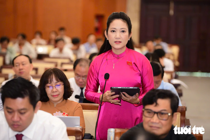 TP.HCM sẽ có hướng dẫn cụ thể khi đổi tên đường, tránh xáo trộn giấy tờ - Ảnh 1.