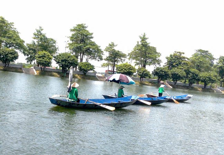 Những phụ nữ lái đò ở chùa Hương - Ảnh 2.