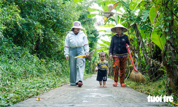 Chuyện những người ‘khùng’ ở Cà Mau mưa mà đi rửa đường giao thông - Ảnh 5.