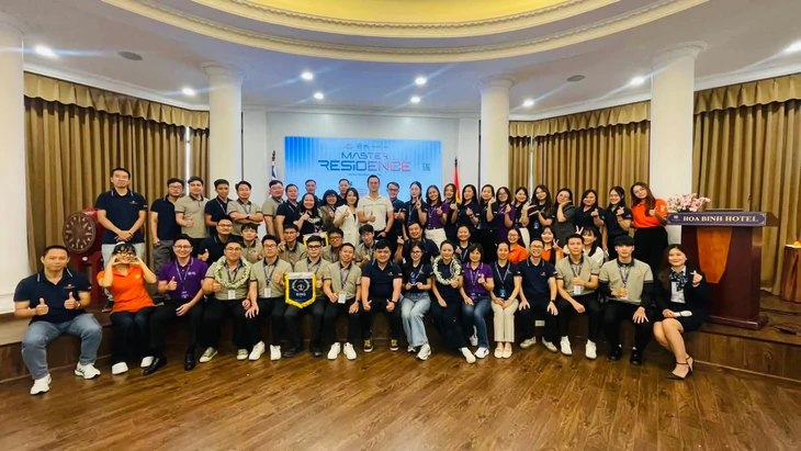 Startup tham vọng làm 'hệ điều hành đồng nghiệp AI' thuần Việt - Ảnh 2.