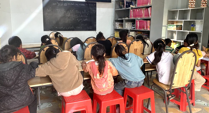 Hai cô gái vượt những ngã rẽ cuộc đời để chạm giấc mơ đại học - Ảnh 3.