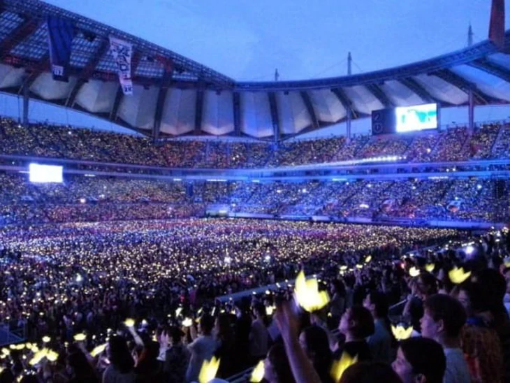 'Đừng khinh thường một bông hoa chưa nở', BIGBANG làm nóng Hà Nội cùng loạt xu hướng nào rần rần cõi mạng? - Ảnh 4.