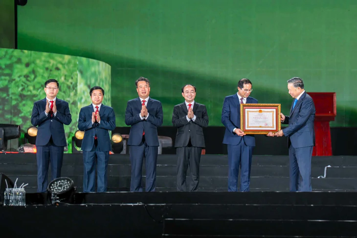 Tổng Bí thư, Chủ tịch nước Tô Lâm: Thái Nguyên cần phấn đấu là địa phương có hạ tầng đồng bộ, quản trị hiện đại - Ảnh 2.
