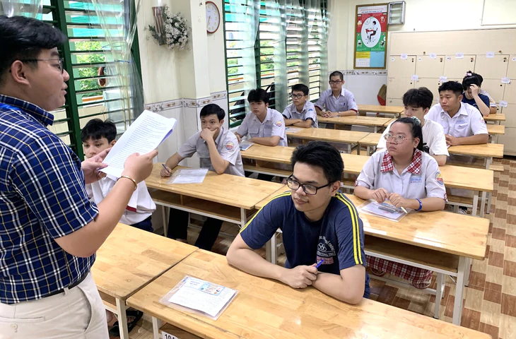 Lắp camera mọi phòng thi có ngăn được gian lận thi tốt nghiệp THPT? - Ảnh 2.