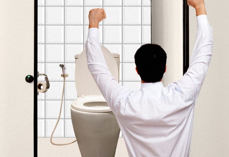 Dân công sở Mỹ 'mê mệt' vòi xịt vệ sinh - Ảnh 1.