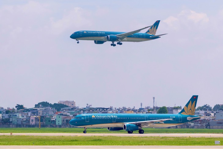 Chi phí nhiên liệu tăng 61%, công ty mẹ Vietnam Airlines lỗ 284 tỉ đồng trong quý 3 - Ảnh 1.