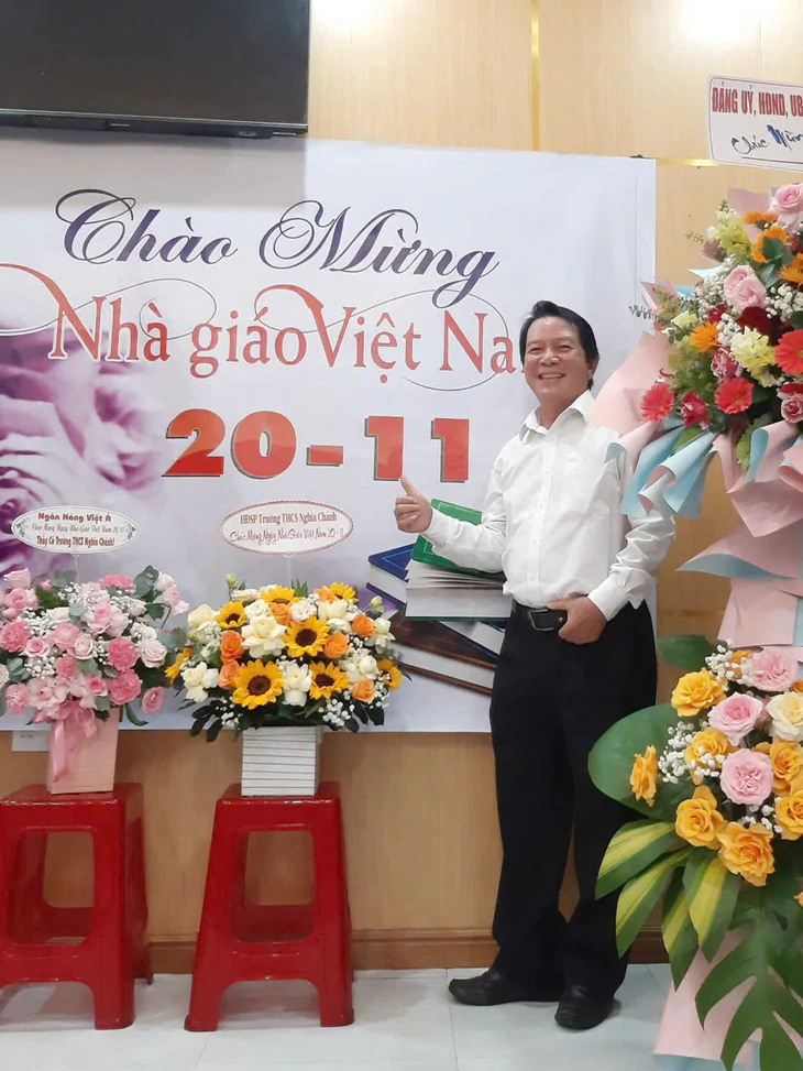 Nhớ mái trường làng Nghĩa Chánh, những món quà tặng thầy cô thời bao cấp - Ảnh 2.