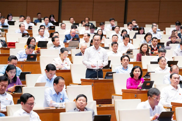 Bộ trưởng Hoàng Minh Sơn thông tin việc sửa đổi, hoàn thiện chương trình sách giáo khoa, thi cử - Ảnh 2.