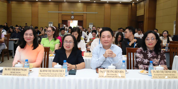 Trường THPT chuyên Lê Hồng Phong, TP.HCM công bố chuỗi hoạt động kỷ niệm 100 năm thành lập - Ảnh 3.