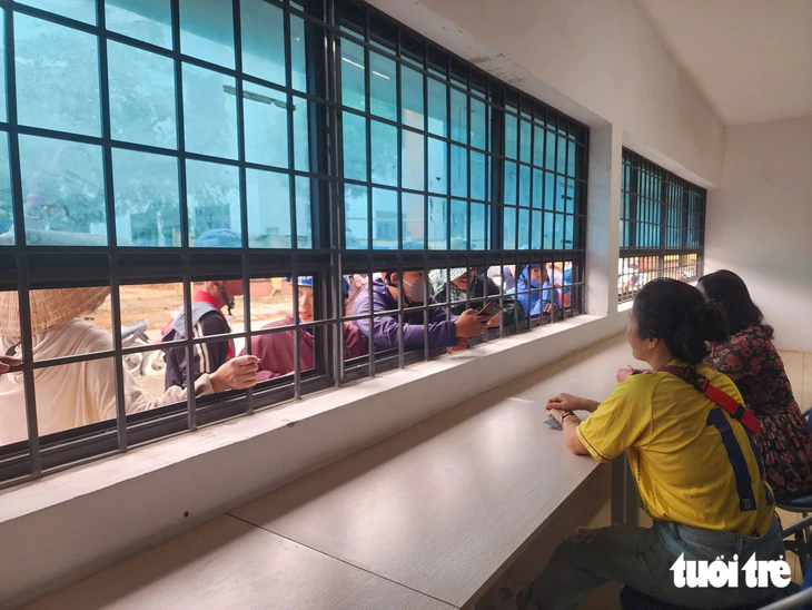 'Chảo lửa' sân Vinh sốt vé trước trận Sông Lam Nghệ An - Công an Hà Nội - Ảnh 1.