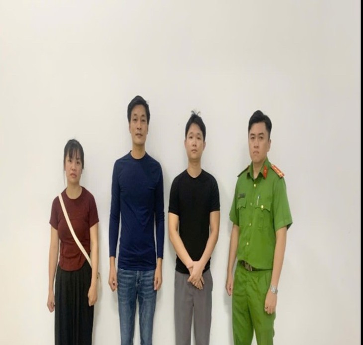 Đồng Nai bắt nhóm Livestream bán thuốc liền sẹo, nhức răng  - Ảnh 1.