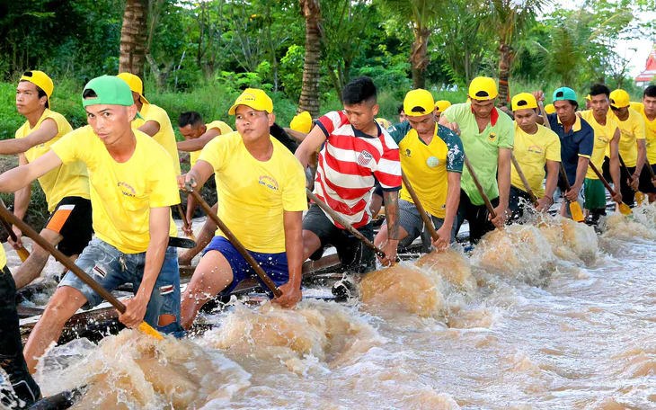 Làm rõ nghi vấn người đàn ông nằm giữa đường ở Cần Thơ sử dụng ma túy - Ảnh 2.