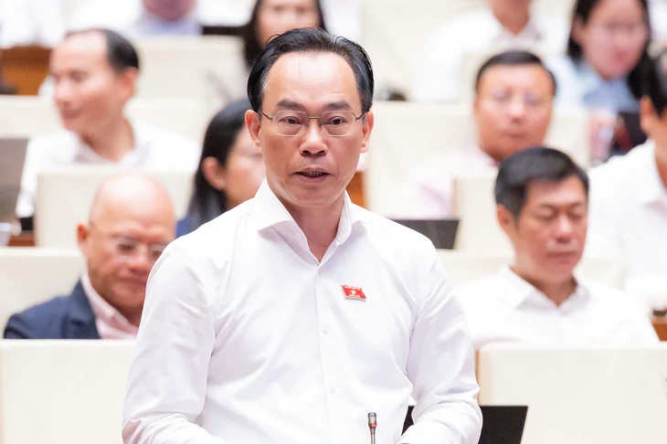 Bộ trưởng Hoàng Minh Sơn thông tin việc sửa đổi, hoàn thiện chương trình sách giáo khoa, thi cử - Ảnh 1.
