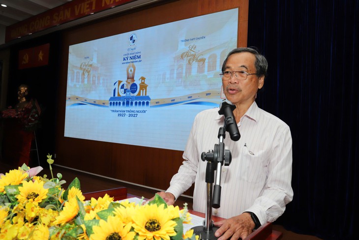 Trường THPT chuyên Lê Hồng Phong, TP.HCM công bố chuỗi hoạt động kỷ niệm 100 năm thành lập - Ảnh 1.