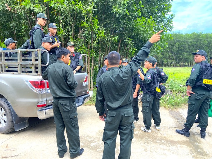 Khép chặt vòng vây trên núi Hòn Dữ truy tìm 2 phạm nhân còn lại - Ảnh 4.