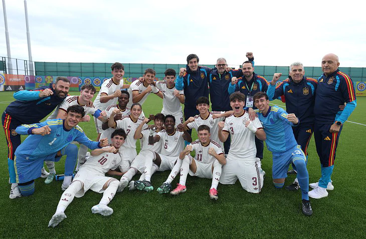 Tây Ban Nha vô địch World Cup U15 2026 , thống trị bóng đá toàn cầu không thể tin nổi - Ảnh 1.