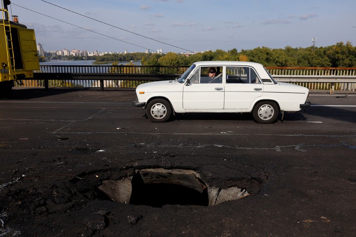Ukraine nhận viện trợ khủng từ Đức, bị Nga dọa đánh rát hơn - Ảnh 2.