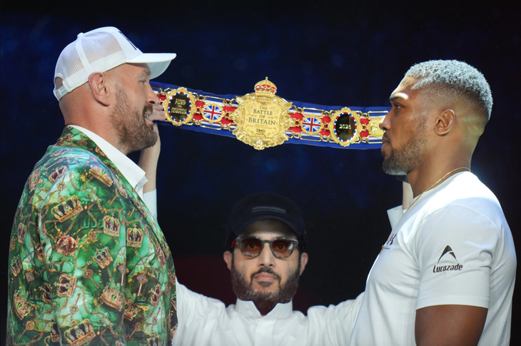 ‘Cuộc chiến gia tộc’ nóng lên trước trận so găng Tyson - Joshua - Ảnh 1.