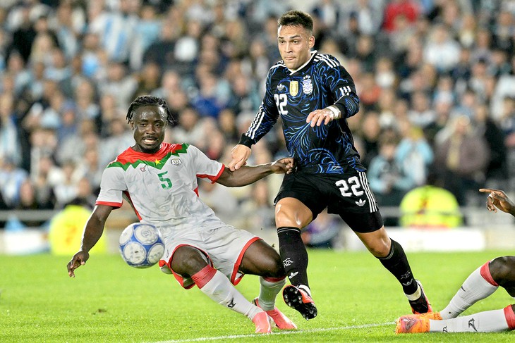 Thiếu Messi, tuyển Argentina vẫn thắng dễ 7-0 - Ảnh 2.