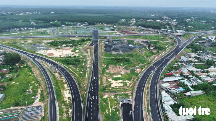 Thông xe nút giao Tân Hiệp trong tháng 10, kết nối cao tốc Bến Lức - Long Thành và Biên Hòa - Vũng Tàu - Ảnh 4.