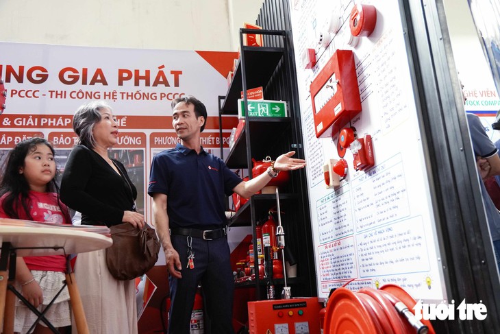 Tăng cường kiểm tra chung cư mini, nhà ngăn phòng cho thuê về an toàn cháy nổ tại địa bàn cửa ngõ TP.HCM - Ảnh 4.