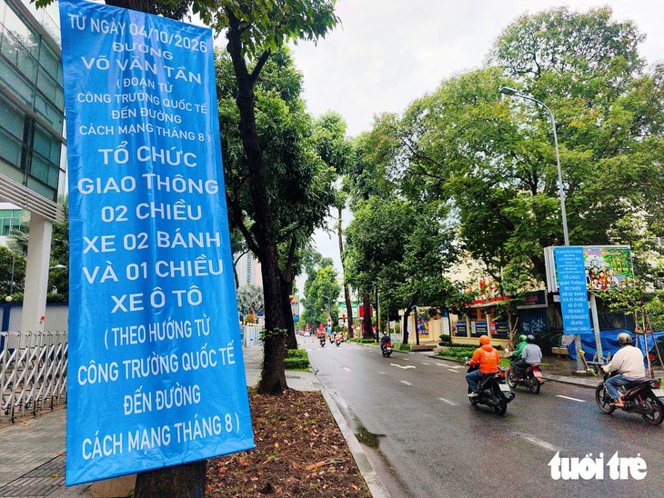 Xe máy đi 2 chiều trên đường Võ Văn Tần giảm kẹt xe Tại TP . HCM - Ảnh 2.