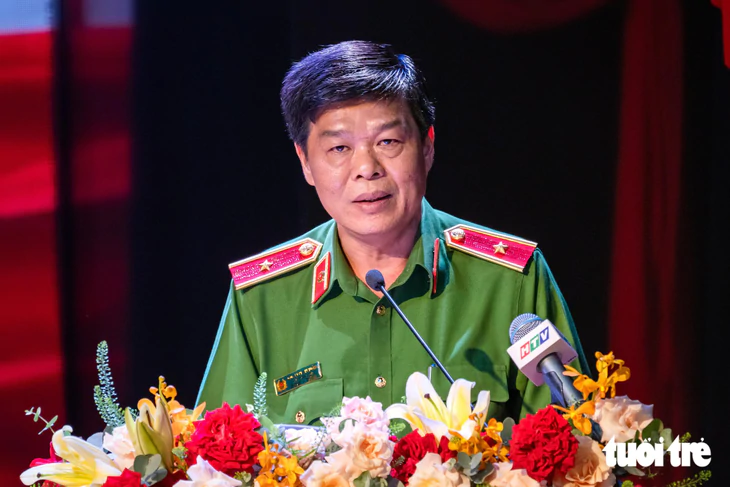 Kim Tử Long, Tú Sương đưa chuyện người lính PCCC lên sân khấu 'Nhịp sống bình yên' - Ảnh 6.