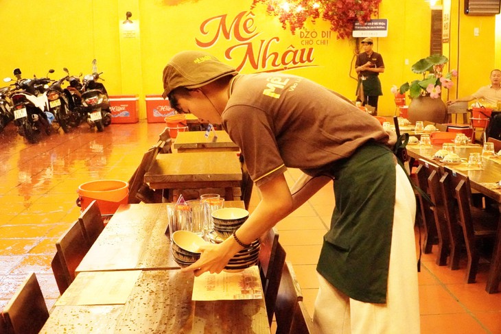 Tự nhận mình 'quá khứ học dốt', nam sinh Gia Lai 'lột xác' tiến vào đại học, làm thêm đến 0h - Ảnh 7.