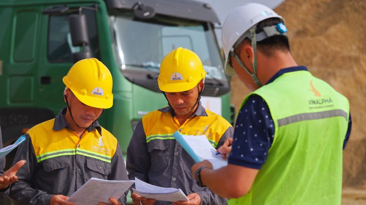 VinAlpha tuyển 15.000 lái xe, lái máy cho hơn 20 dự án - Ảnh 2.