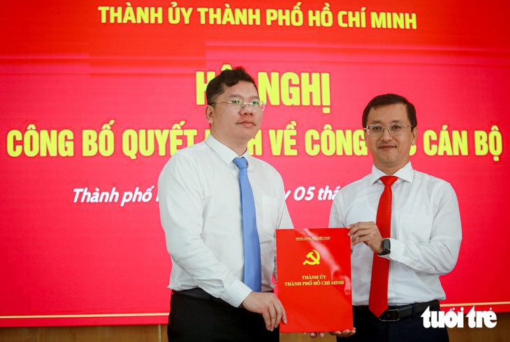 Ông Tạ Quốc Trung làm Bí thư phường Thạnh Mỹ Tây, TP.HCM - Ảnh 1.