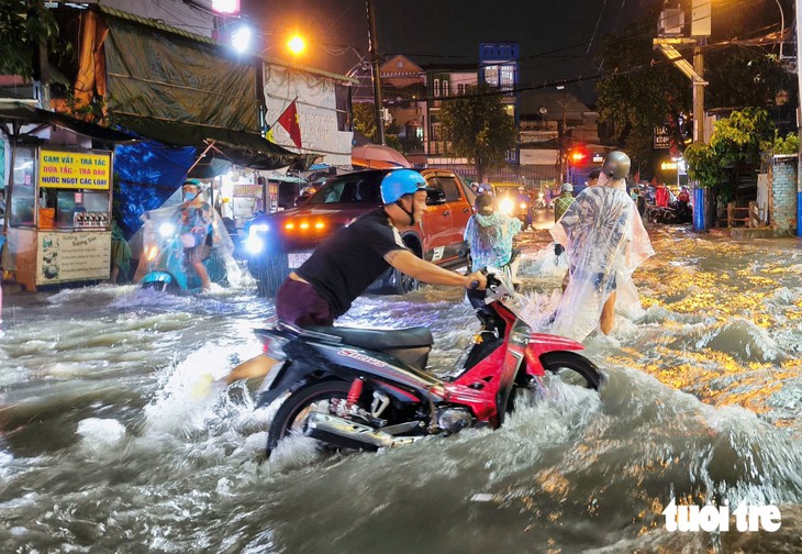 TP.HCM tìm nguyên nhân gốc rễ các điểm ngập, xác định nơi cần xử lý trước - Ảnh 1.