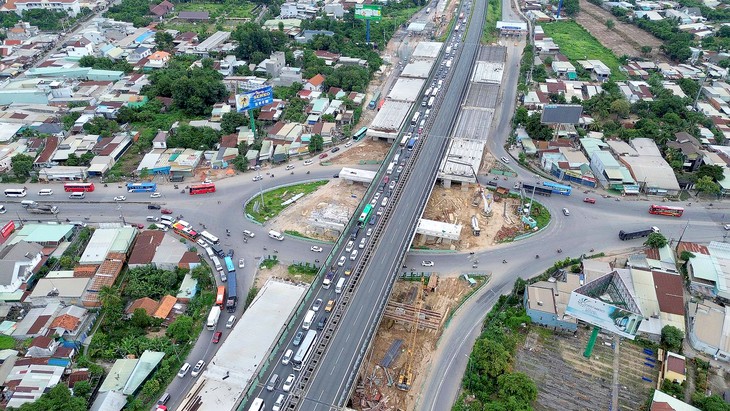 Tiến độ hai gói thầu xây lắp dự án mở rộng cao tốc TP.HCM - Long Thành hiện ra sao? - Ảnh 2.