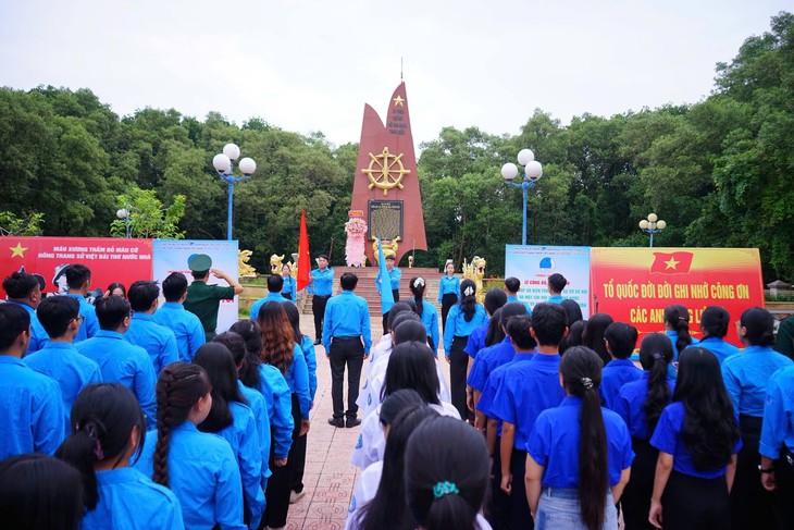 Tuổi trẻ nối dài những hành động đẹp vì cộng đồng - Ảnh 10.