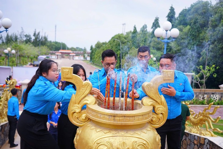 Tuổi trẻ nối dài những hành động đẹp vì cộng đồng - Ảnh 9.
