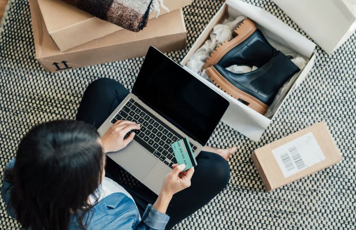 Chủ shop online treo tag bự chảng để chống khách 'mặc chùa' - Ảnh 2.