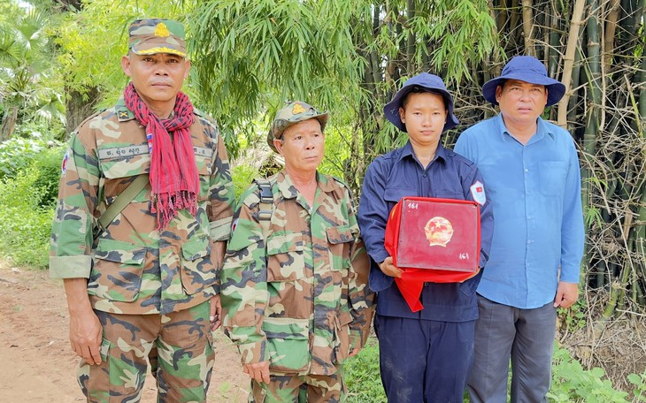 Người dân báo tin, phát hiện 2 hài cốt liệt sĩ - Ảnh 2.