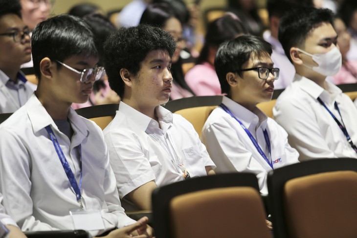 Thế hệ trẻ học cách làm người từ Di chúc Bác Hồ để xây dựng đất nước - Ảnh 6.