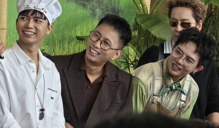 Jun Phạm bảo mỗi ngày nấu ăn trong Quán nhà Haha muốn 'điên đầu' - Ảnh 1.