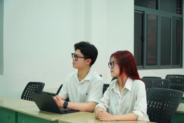 Tuổi Trẻ Startup Award: Nhóm sinh viên phát triển AI dự báo rủi ro, tối ưu quạt và sục khí cho ao tôm - Ảnh 5.