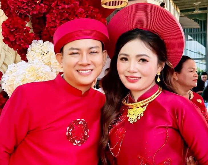 Hoài Lâm cưới vợ trẻ: Cần chi bạc tỉ khi tiệc quê 50 'củ' đã quá vui   - Ảnh 1.