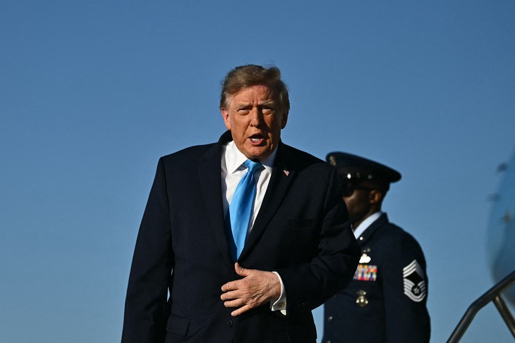 Ông Trump gây tranh cãi khi nói cứ để Iran 'xóa sổ' Los Angeles và San Diego - Ảnh 1.