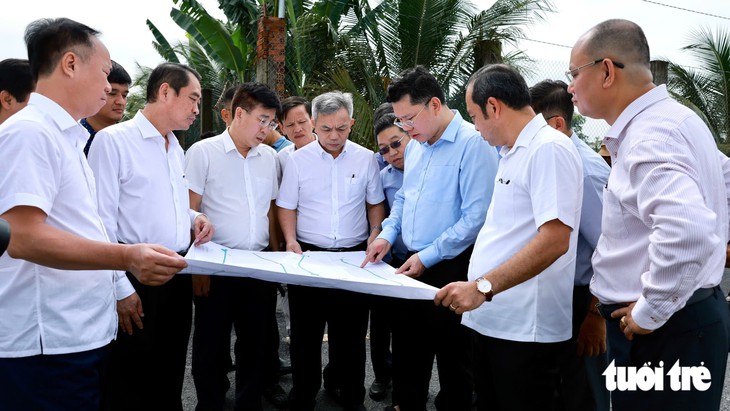 Lãnh đạo UBND TP.HCM “thúc” tiến độ cao tốc TP.HCM - Thủ Dầu Một - Chơn Thành - Ảnh 3.
